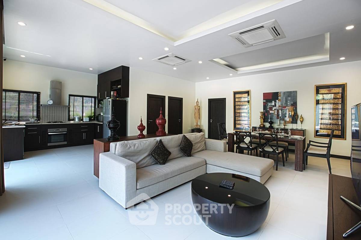 รูป วิลล่าสามห้องนอนขนาด 350 ตร.ม. ขายในลากูน่า ภูเก็ต (ID 792018) - รูปที่ 10/15