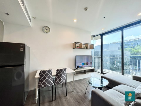 Rent Whizdom Essense สุขุมวิท 2นอน 53ตรม. เฟอร์ครบ 35,000 บาท