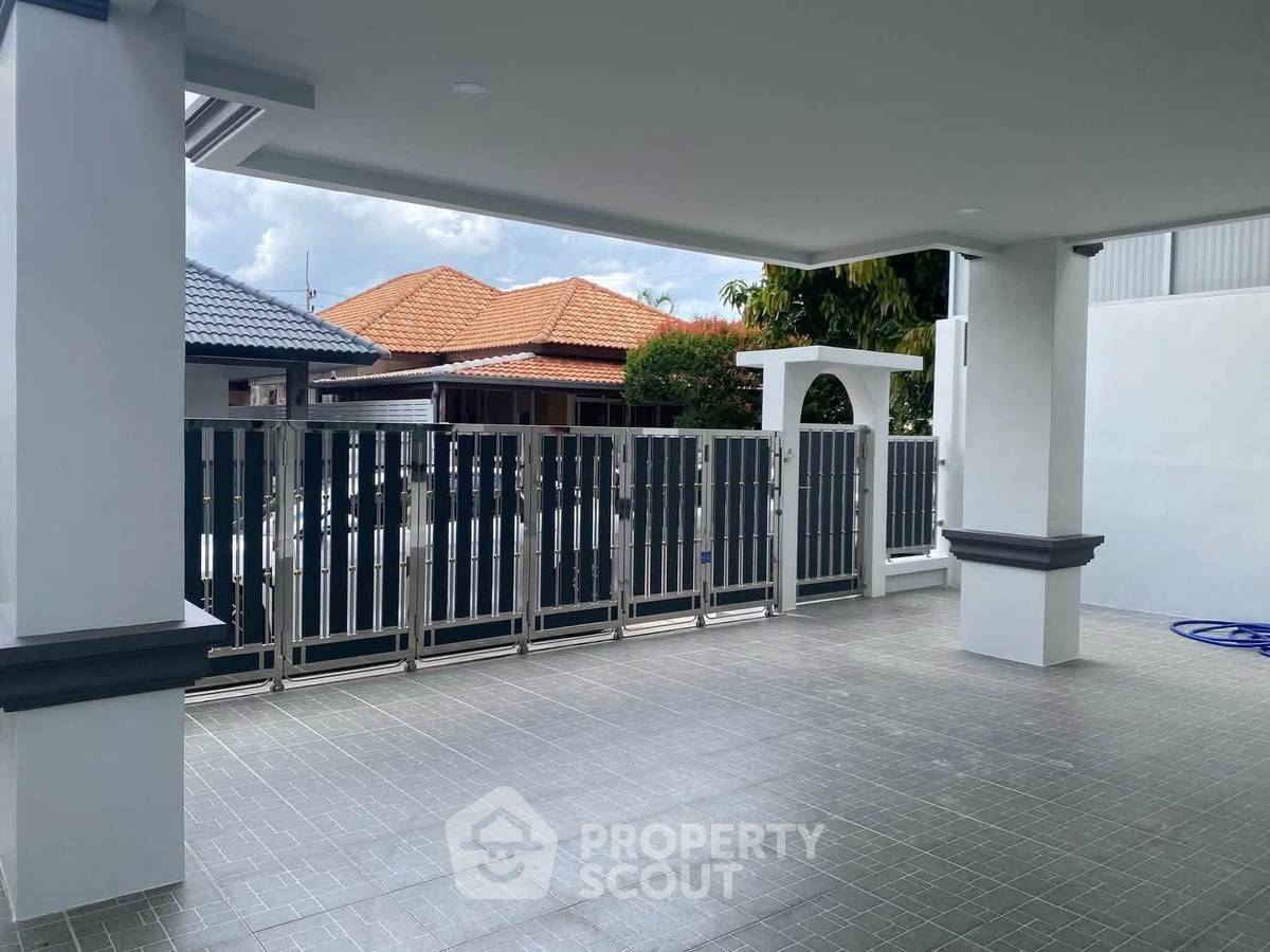 รูป บ้าน 3-ห้องนอน ใกล้ เมืองพัทยา (ID 3340840) - รูปที่ 27/30
