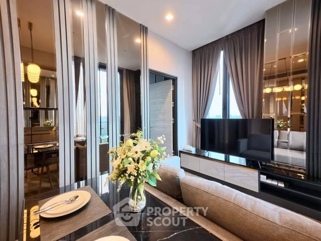 picture 2-BR Condo at The Crest Park Residences near MRT Phahon Yothin (ID 3338651) - 4/10