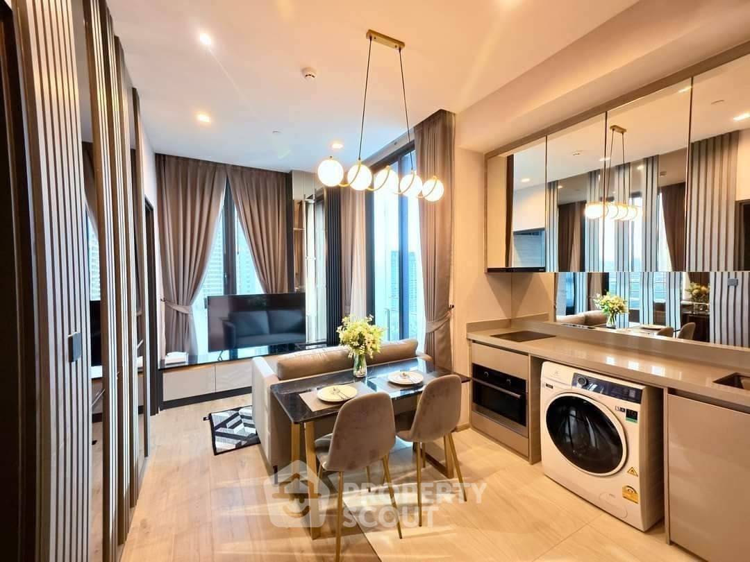 picture 2-BR Condo at The Crest Park Residences near MRT Phahon Yothin (ID 3338651) - 3/10