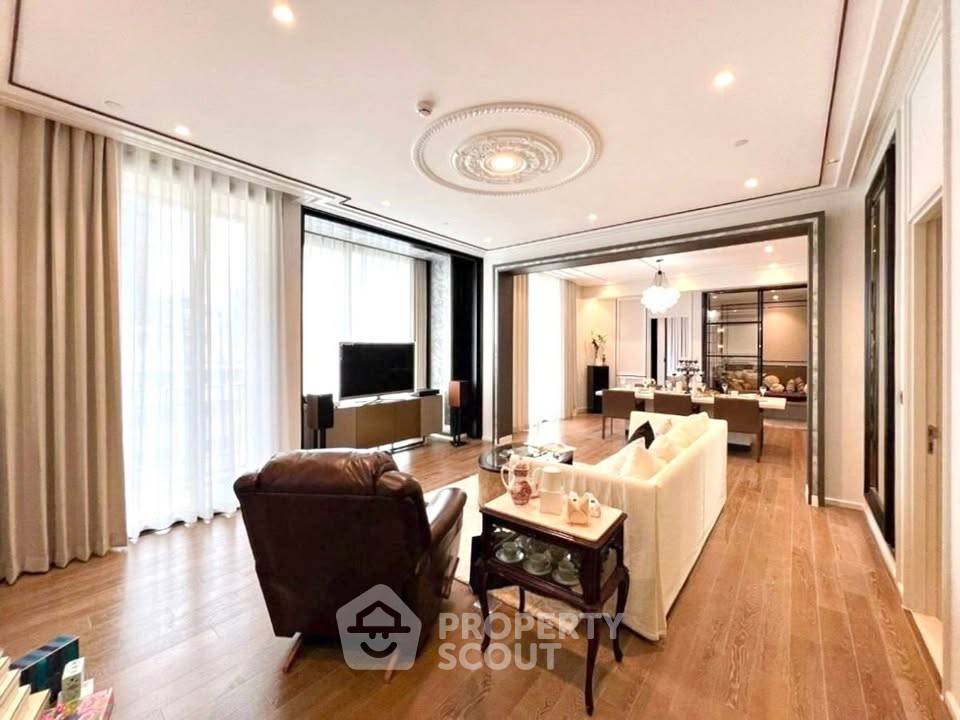 picture Pet-Friendly 3-BR Condo At Muniq Langsuan Near BTS Ratchadamri (ID 3340618) - 1/15