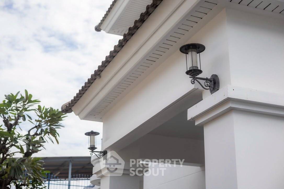 picture Spacious Three-Bedroom House For Rent In Sala Thammasop (ID 3337140) - 28/28