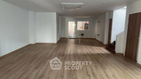 Pet-Friendly 4-BR House In Phra Khanong Near BTS On Nut (ID 3334255)