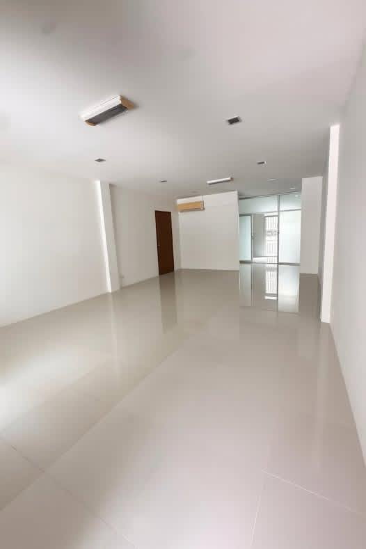 picture Ground Floor Retail / Office – 2 Mins to Rawai Beach - 3/8