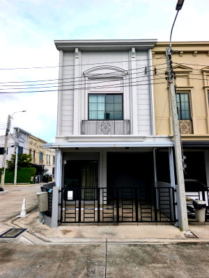 ทาวน์โฮมให้เช่า : 🏡✨ ให้เช่าทาวน์โฮมหลังมุม | สิริเพลส เมกาบางนา 