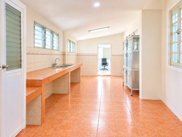 รูป คฤหาสน์ ใหญ่ 4นอน 110 ตร.ว. บ้านเดี่ยว แม็คโคร ศรีนครินทร์ 1.4 กม. ใกล้ MRT ศรีด่าน4น้ำ และโรงเรียนนานาชาติสิงคโปร์สุวรรณภูมิ - รูปที่ 6/8