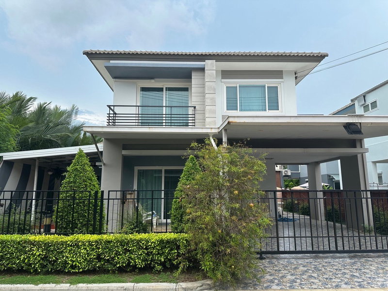 Houses for sale : For sale cheap, corner detached house , The Grand Rama 2 - Infinia zone, fully built-in. With air conditioning throughout the house (H6963)