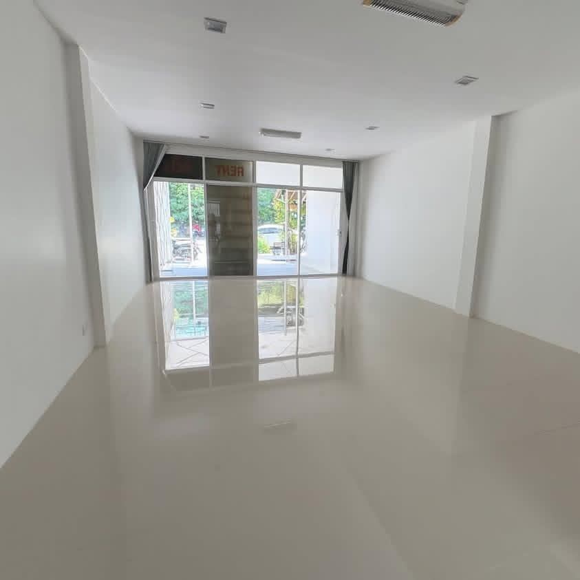 picture Ground Floor Retail / Office – 2 Mins to Rawai Beach - 2/8