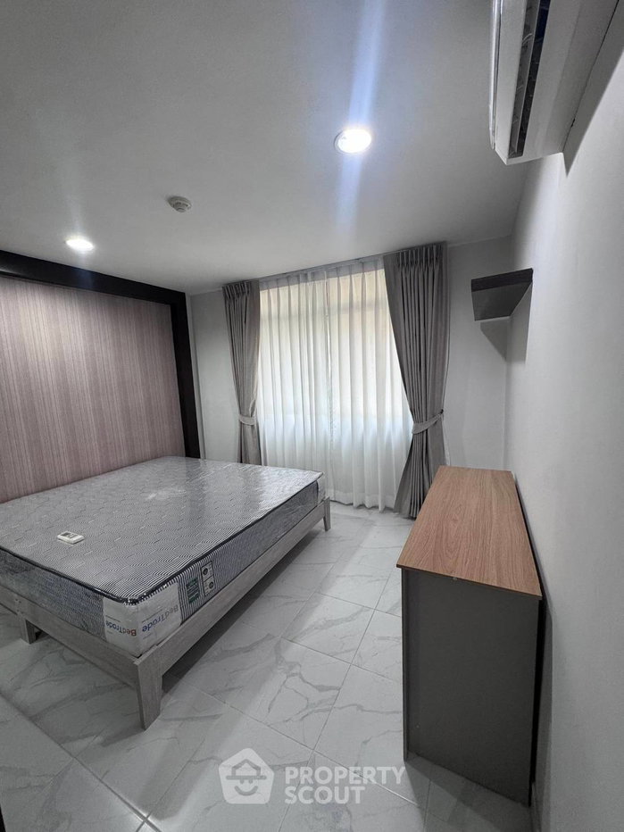 picture 2-BR Pabhada Silom Condominium Near BTS Saint Louis (ID 633481) - 3/10