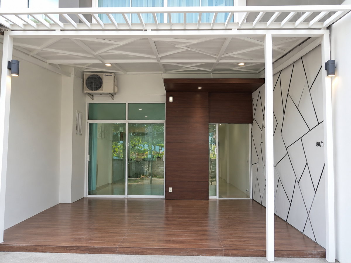 picture Ground Floor Retail / Office – 2 Mins to Rawai Beach - 1/8
