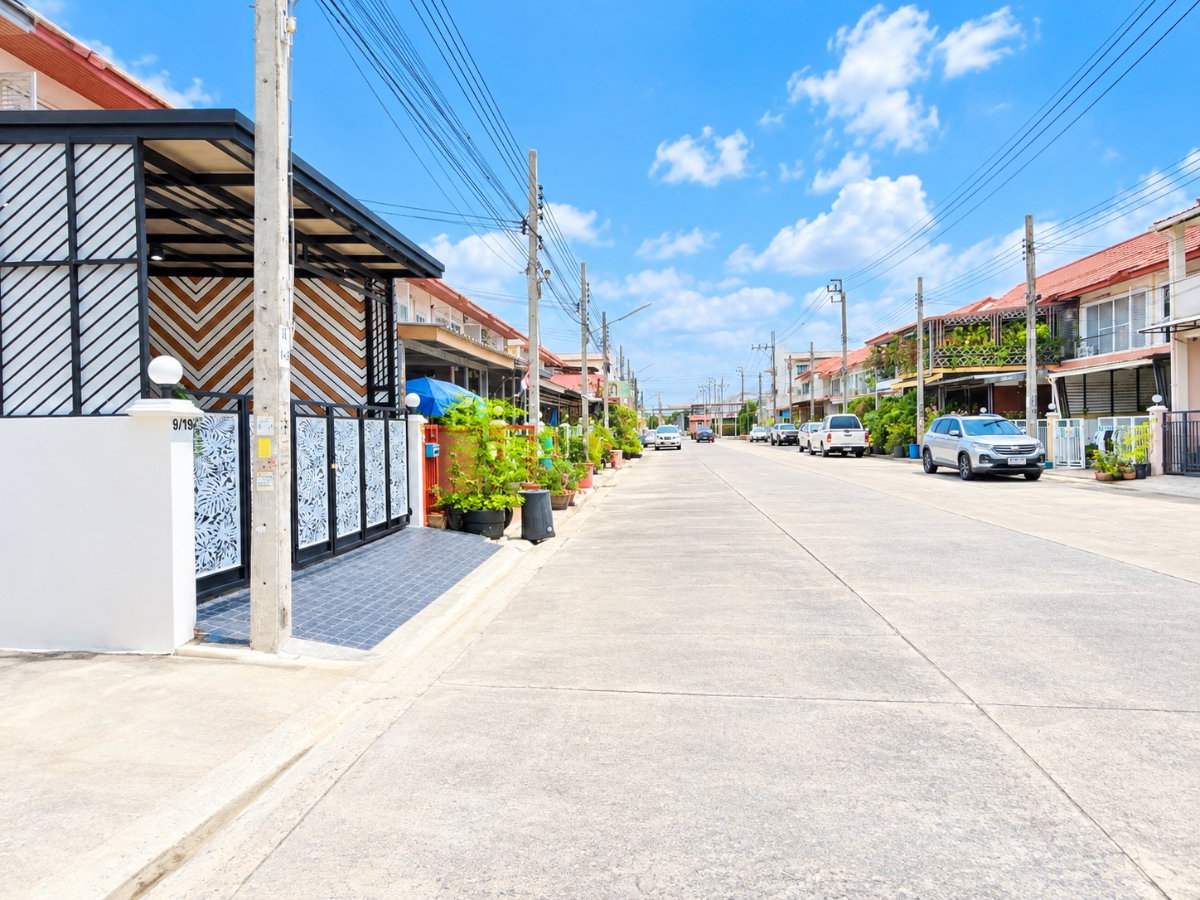 รูป หมู่บ้าน ร่มทิพย์ ปาร์ค หทัยราษฎร์33 บางชัน คลองสามวา ทาวน์เฮ้าส์2ชั้น รีโนเวทใหม่ ทำเลดี ใกล้ตลาดมีนบุรี รถไฟฟ้าสายสีชมพู - รูปที่ 3/33