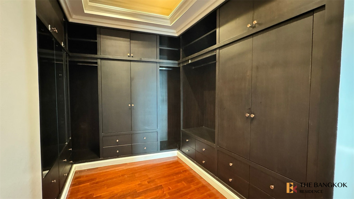 picture Millennium Residence  Luxury Condo in Central City Location - 1/10