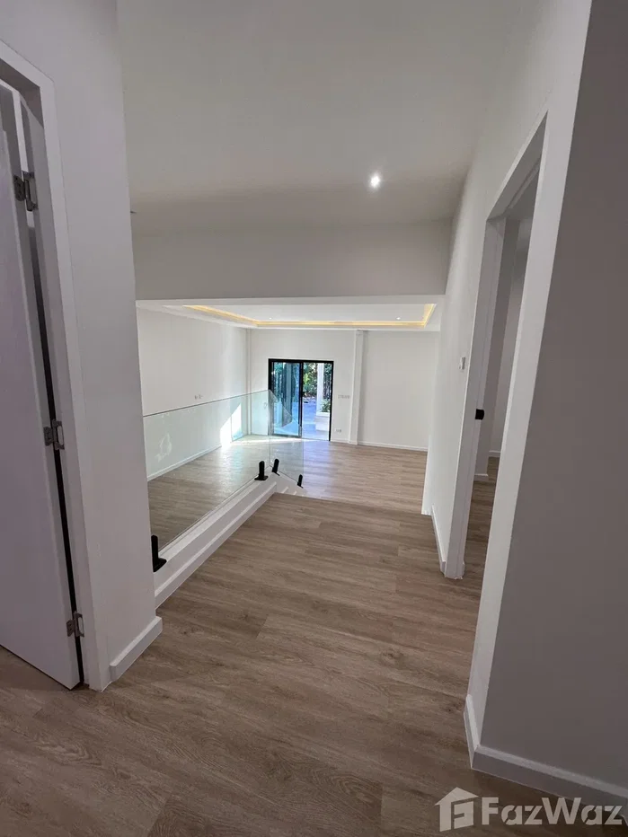 picture Single-Storey Corner Semi-Detached House 6805144 - 8/16