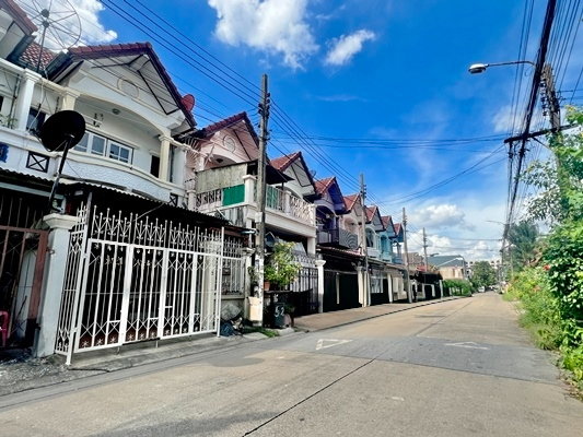 รูป ขายทาวน์เฮ้าส์ ลาดปลาเค้า 72 แยก 8 บางเขน 18 ตร.ว. 2 นอน 2 น้ำ ปรับปรุงใหม่ ใกล้ MRT ลาดปลาเค้า สายสีชมพู เพียง 2.49 ล้าน - รูปที่ 40/43