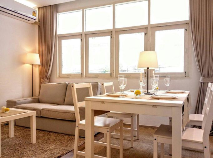 2-bed house for rent, 14 sq wah, Khlong San