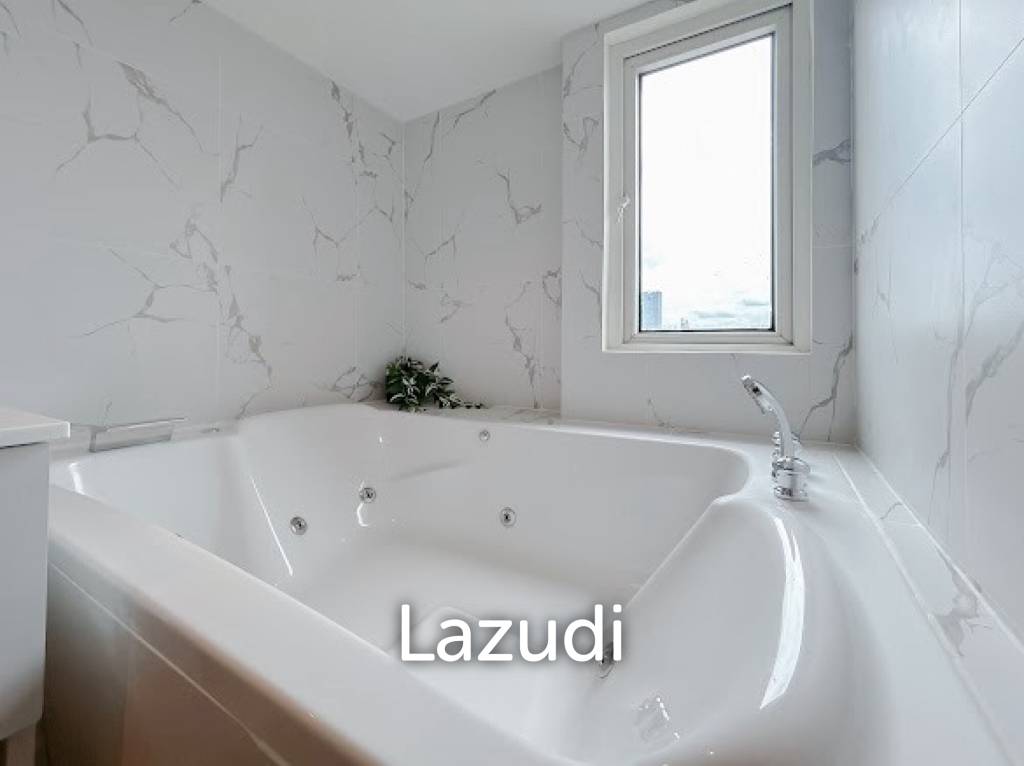 picture Sukhumvit Suites 220 sqm Duplex on Floors 43 to 44 in Bangkok - 26/35