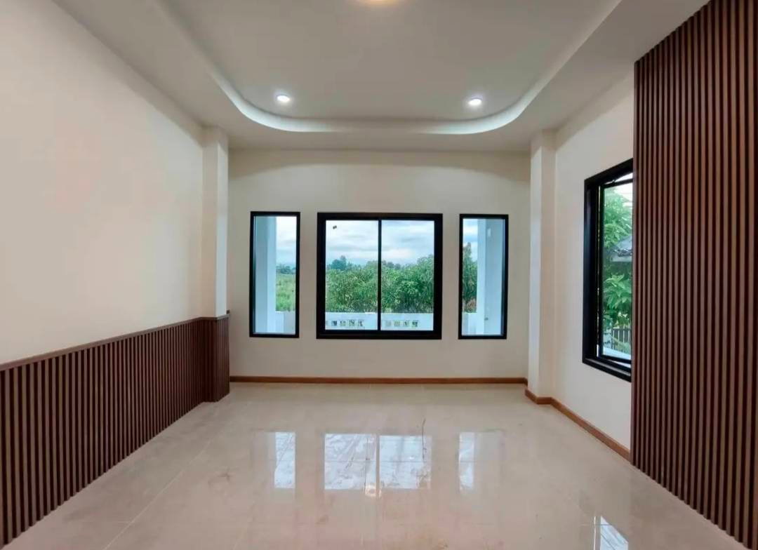 รูป ขายบ้านสร้างใหม่ 2 หลัง ตรงข้ามสนามกอล์ฟลานนา ต.ช้างเผือก เชียงใหม่ ใกล้ศูนย์ราชการ (H595) T.0946511456 - รูปที่ 4/10