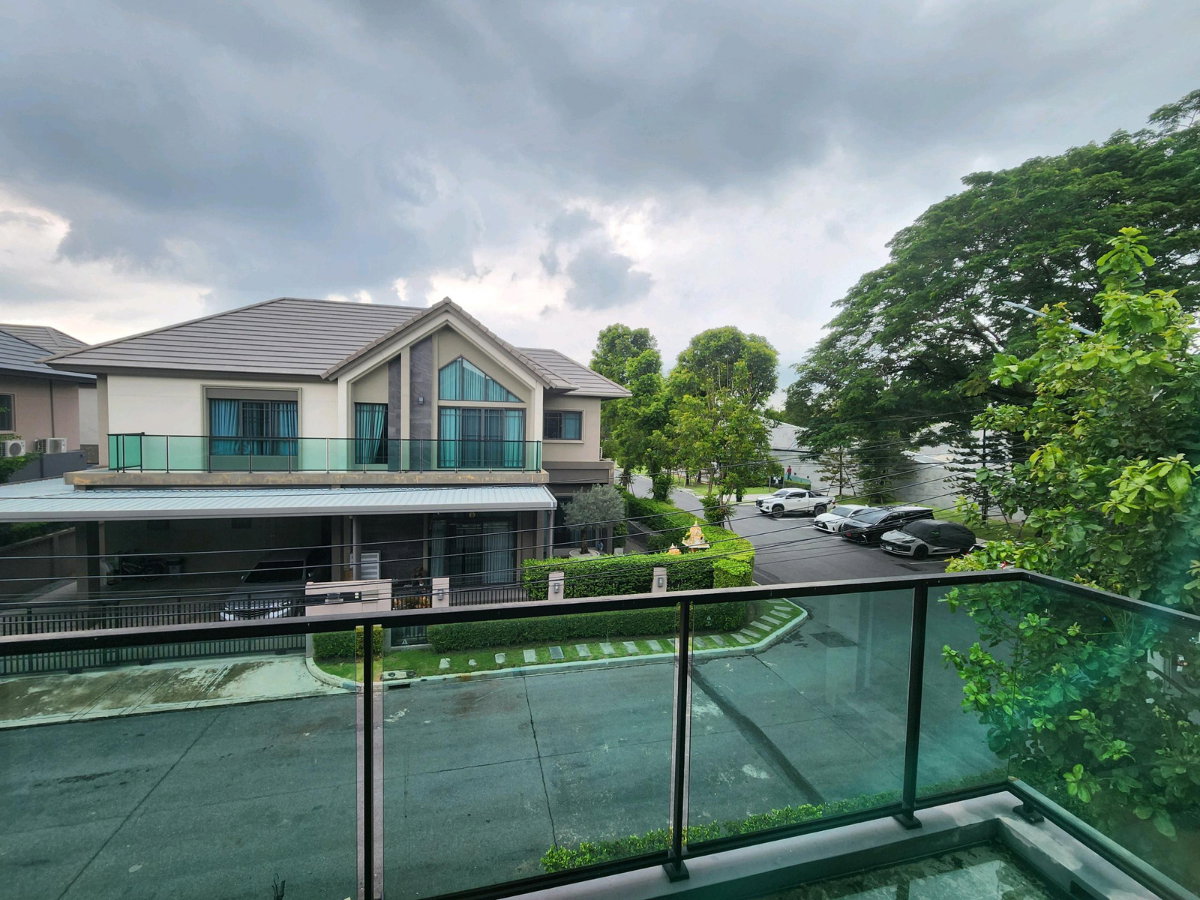 รูป ขายบ้านเดี่ยวหรูแปลงมุม Bangkok Boulevard สาทร-ปิ่นเกล้า 2 ติด Club House ตกแต่งพรีเมียมพร้อมอยู่ 4ห้องนอน 5ห้องน้ำ 3จอดรถ เพียง 15.2MB - รูปที่ 29/51