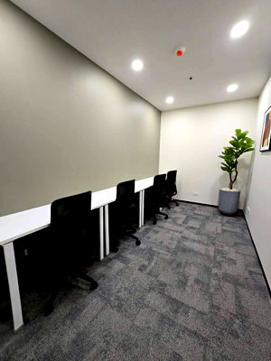 Office for rent Srisavarindhira Thai Red Cross Institute of Nursing : Voco Surawong provides a strategic workspace in the heart of Bangkok, near the Silom and Sathorn business districts.