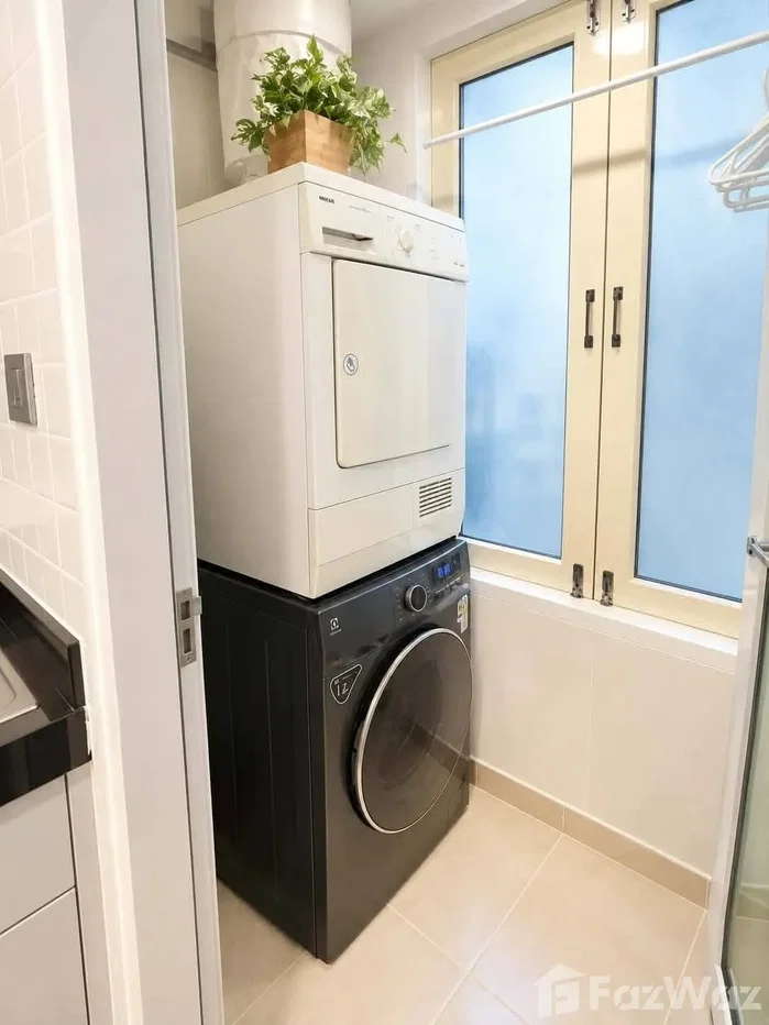 picture New Renovated 6805427 - 11/31