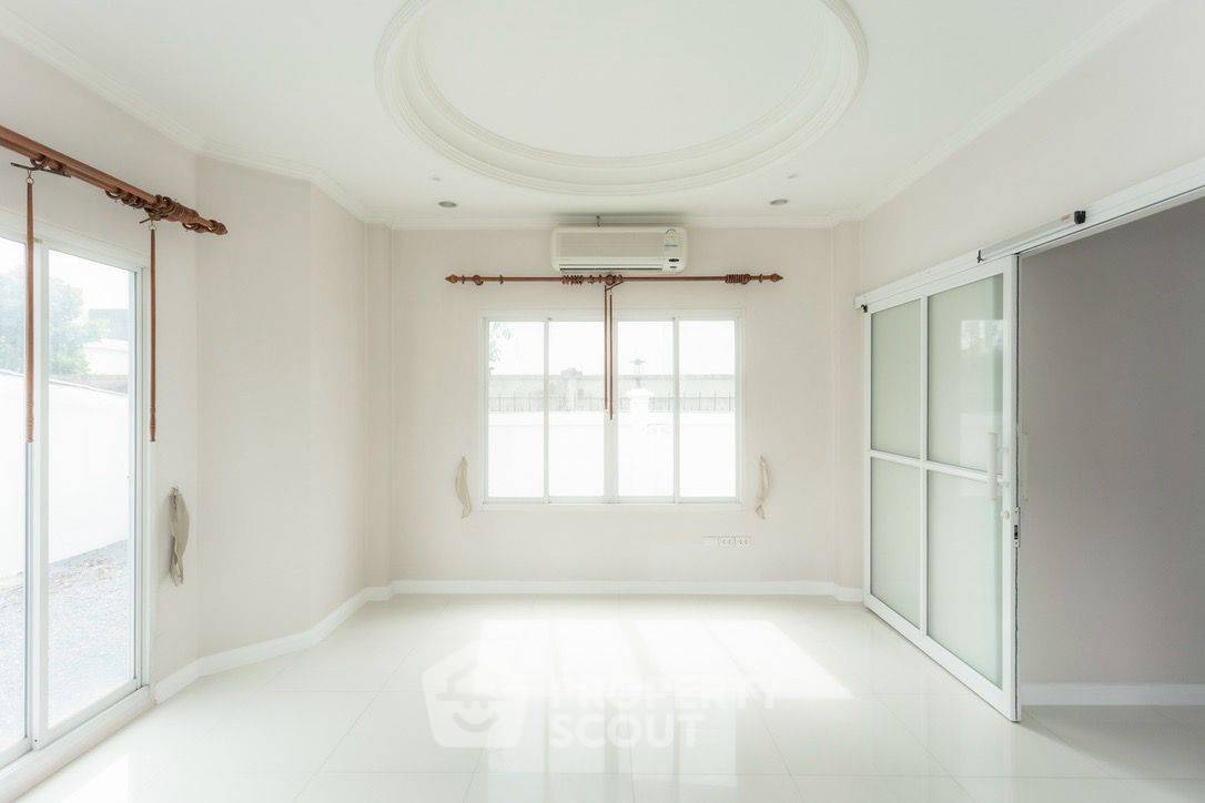 picture Spacious Three-Bedroom House For Rent In Sala Thammasop (ID 3337140) - 18/28
