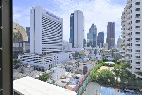 Big discount, full deal Diamond Tower near BTS Chong Nonsi