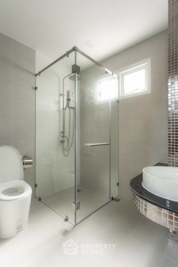 picture Spacious Three-Bedroom House For Rent In Sala Thammasop (ID 3337140) - 4/28