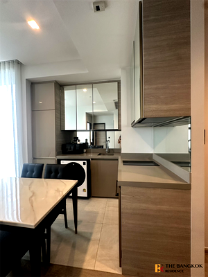 Condos for sale : The Crest Park Residences near MRT Phahonyothin Station Convenient Travel, Great Value per Square Meter