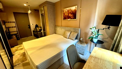 Condos for rent : PFD-09070 Condo for rent Life Asoke Hype : Beautifully decorated unit with built-in furniture.