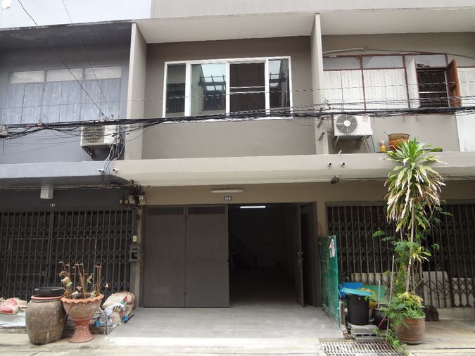 1-bed townhouse for sale, 64 sqm, 15 sq wah, Wang Thonglang