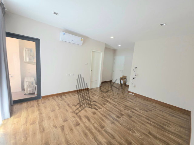 รูป L260161 | ให้เช่า ทาวน์โฮม 4 ชั้น The Loft by iZen – นาคนิวาส 48 สไตล์ Modern Loft ใจกลางลาดพร้าว ได้พื้นที่ใช้สอยระดับบ้านเดี่ยว - รูปที่ 6/20