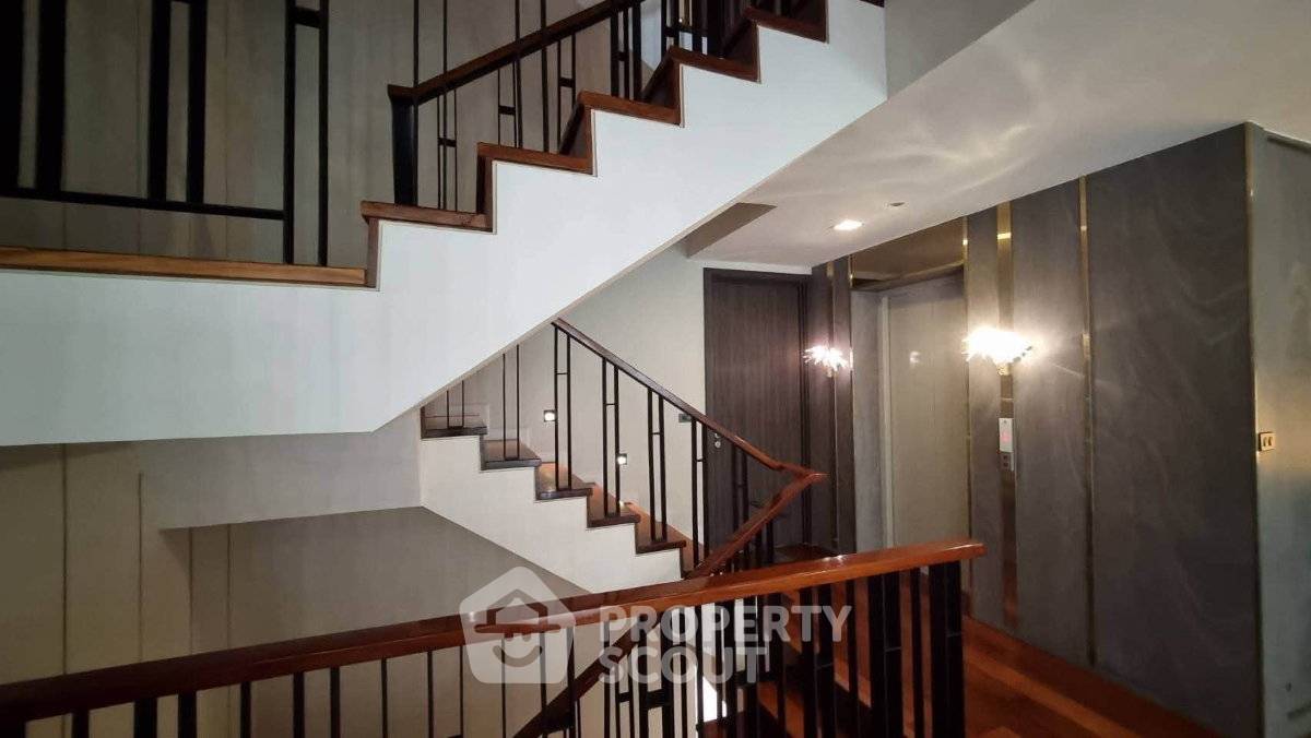 picture 4-BR Townhouse at Quarter 31 near MRT Phetchaburi (ID 3335294) - 12/18