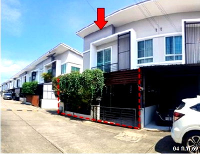 ขายทาวน์โฮม : 🟡ขายราคาถูกมาก!!   Niran Ville Nakhon In (นิรันดร์วิลล์ นครอินทร์) บรรยากาศเงียบสงบ เป็นส่วนตัว✅  ทำเลศักยภาพเชื่อมต่อได้หลายเส้นทาง 