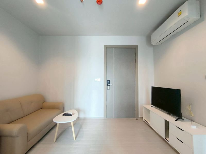 🌆 For Rent: Life Asoke – Rama 9 | Only 300m to MRT Rama 9 | Fully furnished, ready to move in @90condo 🌃