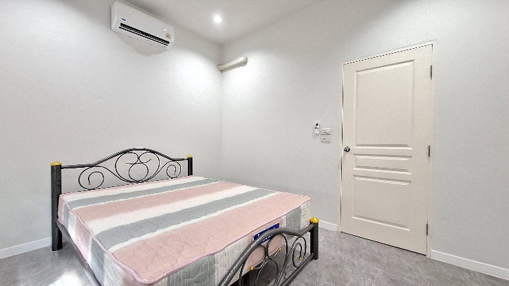 รูป ✅️ขายบ้านโซนสันกำแพง พร้อมเฟอร์นิเจอร์และเครื่องใช้ไฟฟ้า ขนาด 50 ตร.ว 3 นอน 2 น้ำ เงียบสงบ ไม่วุ่นวาย ราคา 2 ล้านบาท
- รูปที่ 11/18
