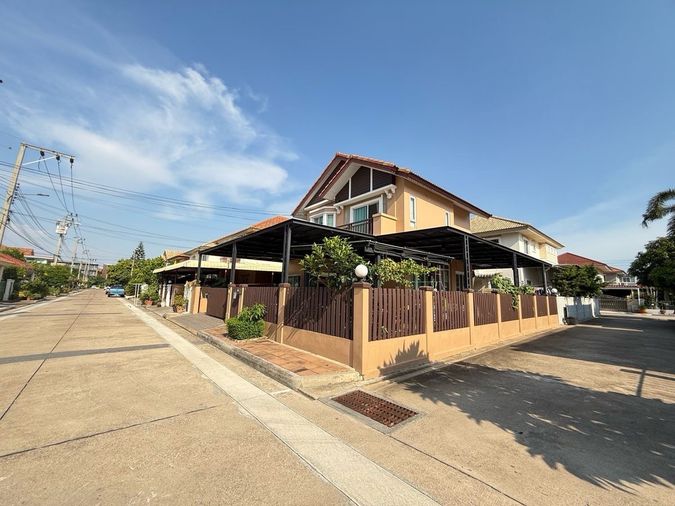 3-bed house for rent, 150 sqm, 52 sq wah, Chuanchuen Petchkasem 81