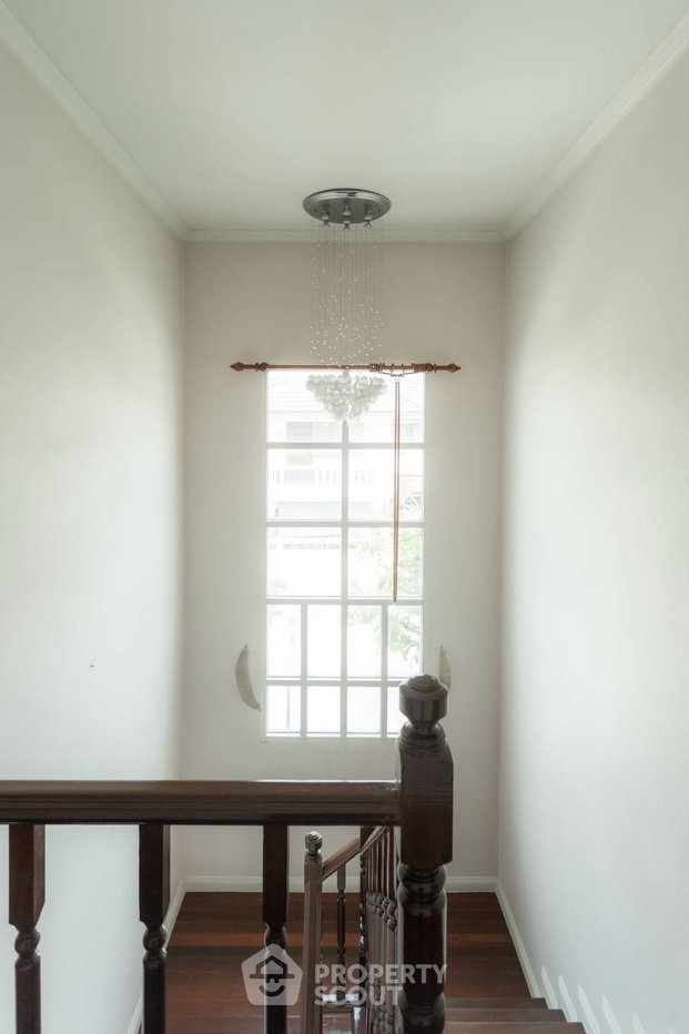 picture Spacious Three-Bedroom House For Rent In Sala Thammasop (ID 3337140) - 3/28