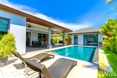 Houses for sale Blue Tree Phuket : 3 Bedroom Villa for sale in Choeng Thale, Phuket  226338