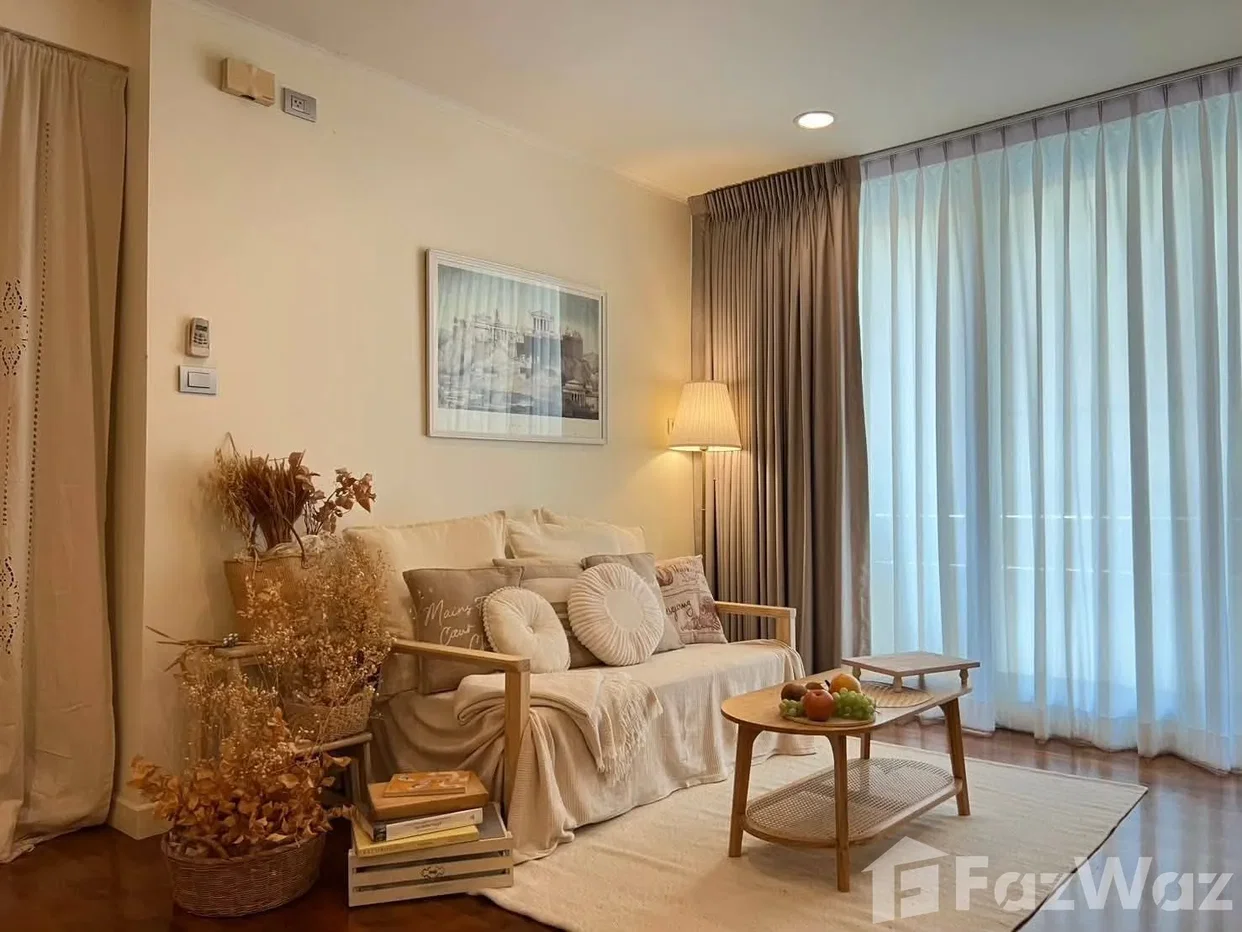 picture New Renovated 6805427 - 3/31