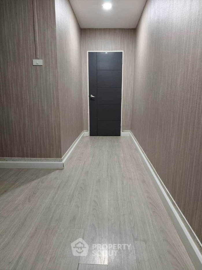 picture Pet-Friendly 4-BR Townhouse, BAAN KLANG MUANG RATCHADA 36, 100m To MRT Sutthisan (ID 3335292) - 5/13