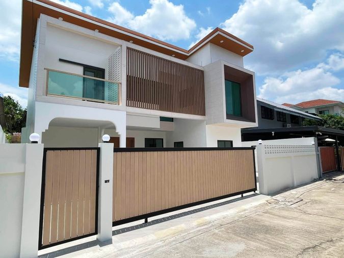 ขายบ้านเดี่ยว 5 ห้องนอน 250 ตร.ม. 59 ตร.ว. เขตวังทองหลาง