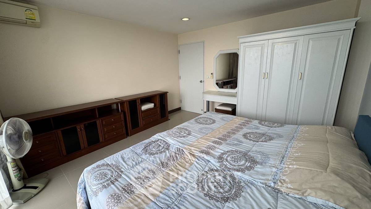 picture 3-BR Condo at Rama Harbour View Condominium in Surasak (ID 3340218) - 37/38