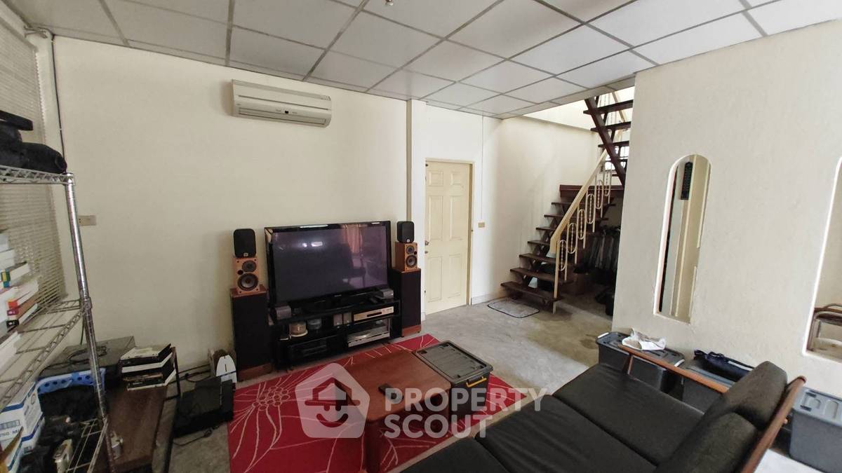 รูป บ้าน 2 ห้องนอน ขนาด 200 ตร.ม. ขายในลาดพร้าว (ID 3340460) - รูปที่ 3/8