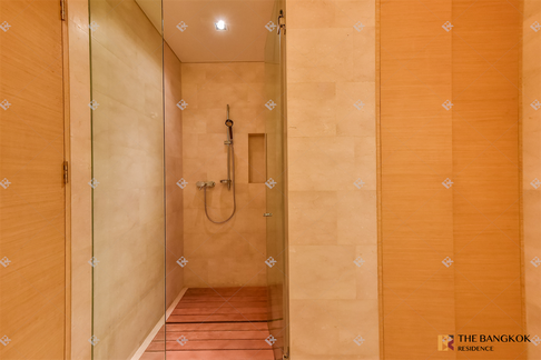 Hurry, big discount is ending! Saladaeng residences near MRT Silom Station