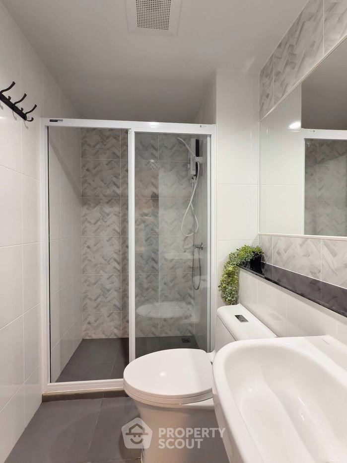 picture 1-BR Condo At Regent Home Bangna, BTS Bang Na Area (ID 3340859) - 11/12