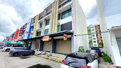 โฮมออฟฟิศ เขตลาดกระบัง : ขายถูกโฮมออฟฟิศ 4ชั้น  2คูหาติดกัน ฟิฟธ์อเวนิว ลาดกระบัง-ฉลองกรุง  380ตร.ม ทุกชั้นทะลุเชื่อมต่อกัน เหมาะทำ คลีนิค โฮมออฟฟิศ สำนักงาน โชว์รูม