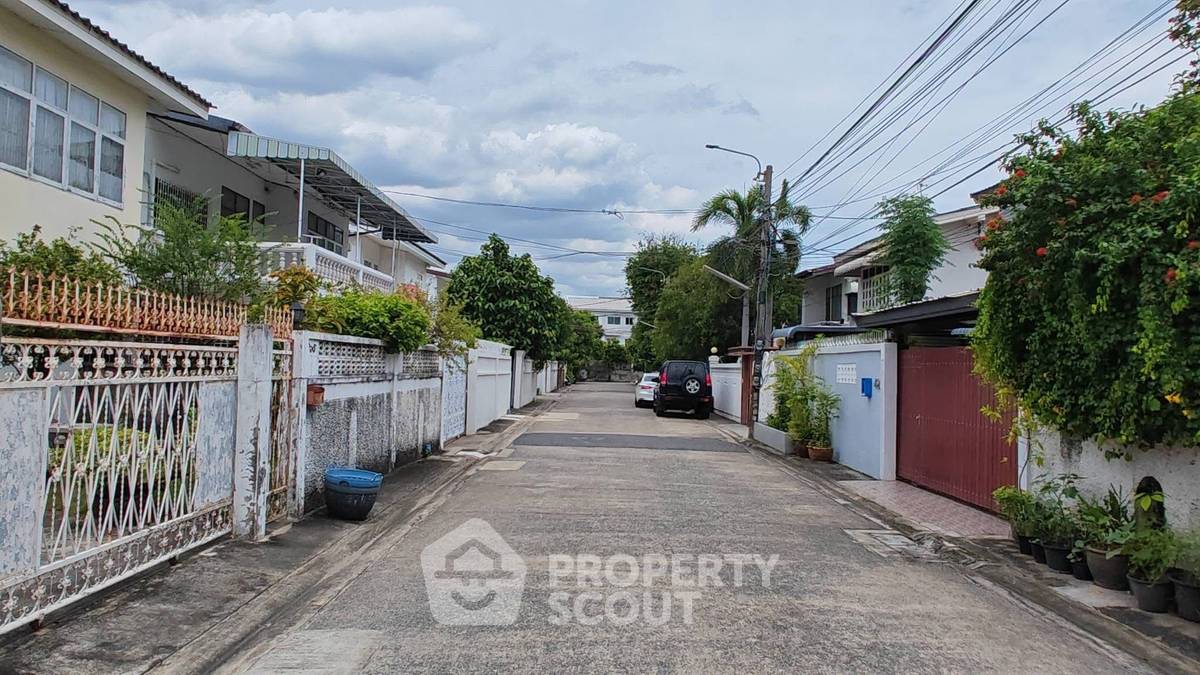 รูป บ้าน 2 ห้องนอน ขนาด 200 ตร.ม. ขายในลาดพร้าว (ID 3340460) - รูปที่ 8/8