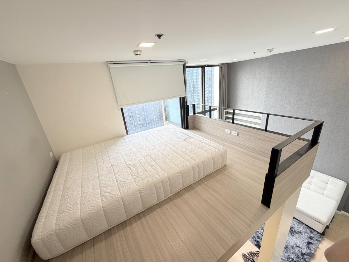 รูป ❤️🏙️ คอนโด Duplex 2 ชั้น❤️ 📸Video room🚝 MRT พระราม 9 ห้องสวย 🔰ใกล้ Central พระราม 9 , ฟอร์จูน จ๊อดแฟร์☎️ Tel/line/whatapp : 0917061999 คุณกวา - รูปที่ 13/18