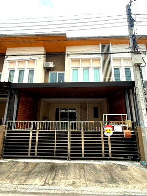 เช่าทาวน์โฮม บิ๊กซี ฟู๊ดเพลส สุขาภิบาล 5 : 🏡✨ ให้เช่า Golden Town วัชรพล-สุขาภิบาล 5 4 ห้องนอน 3 ห้องน้ำ บ้านสวย แต่งครบ พร้อมอยู่ แต่งครบทั้งหลัง พร้อมเครื่องใช้ไฟฟ้าและ Built-in จัดเต็ม